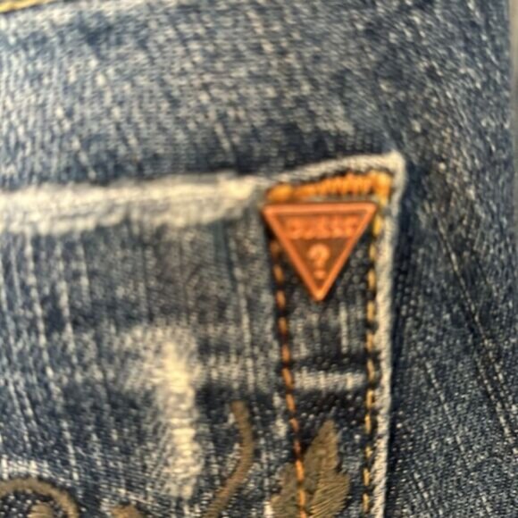 Guess Jeans Foxy Flare Leg embroidered distressed jeans, size 27, excellent - Picture 9 of 16